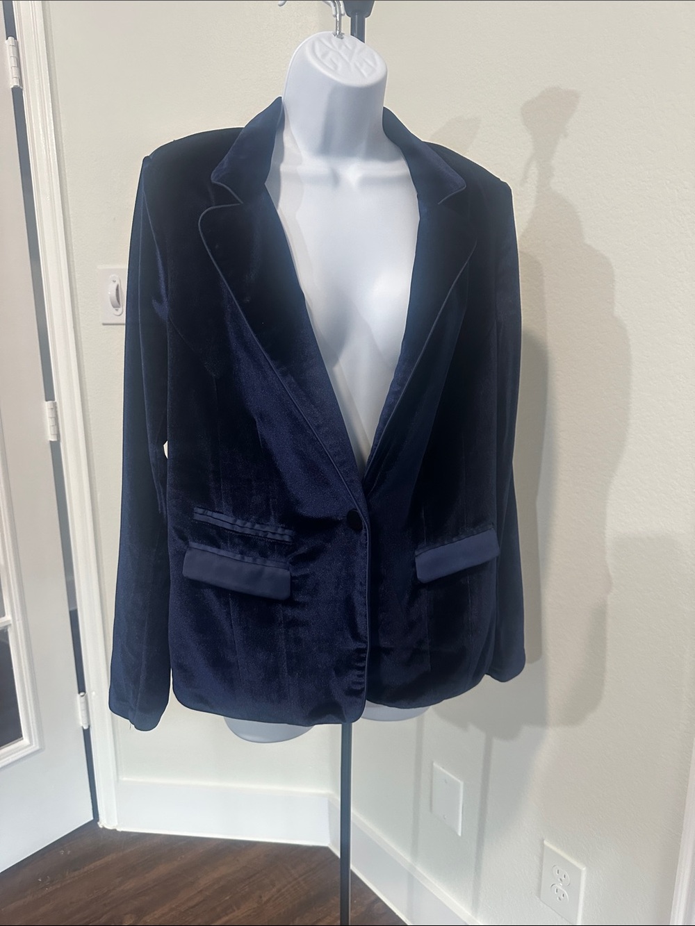 Fate Navy Velvet Single-Button Blazer
